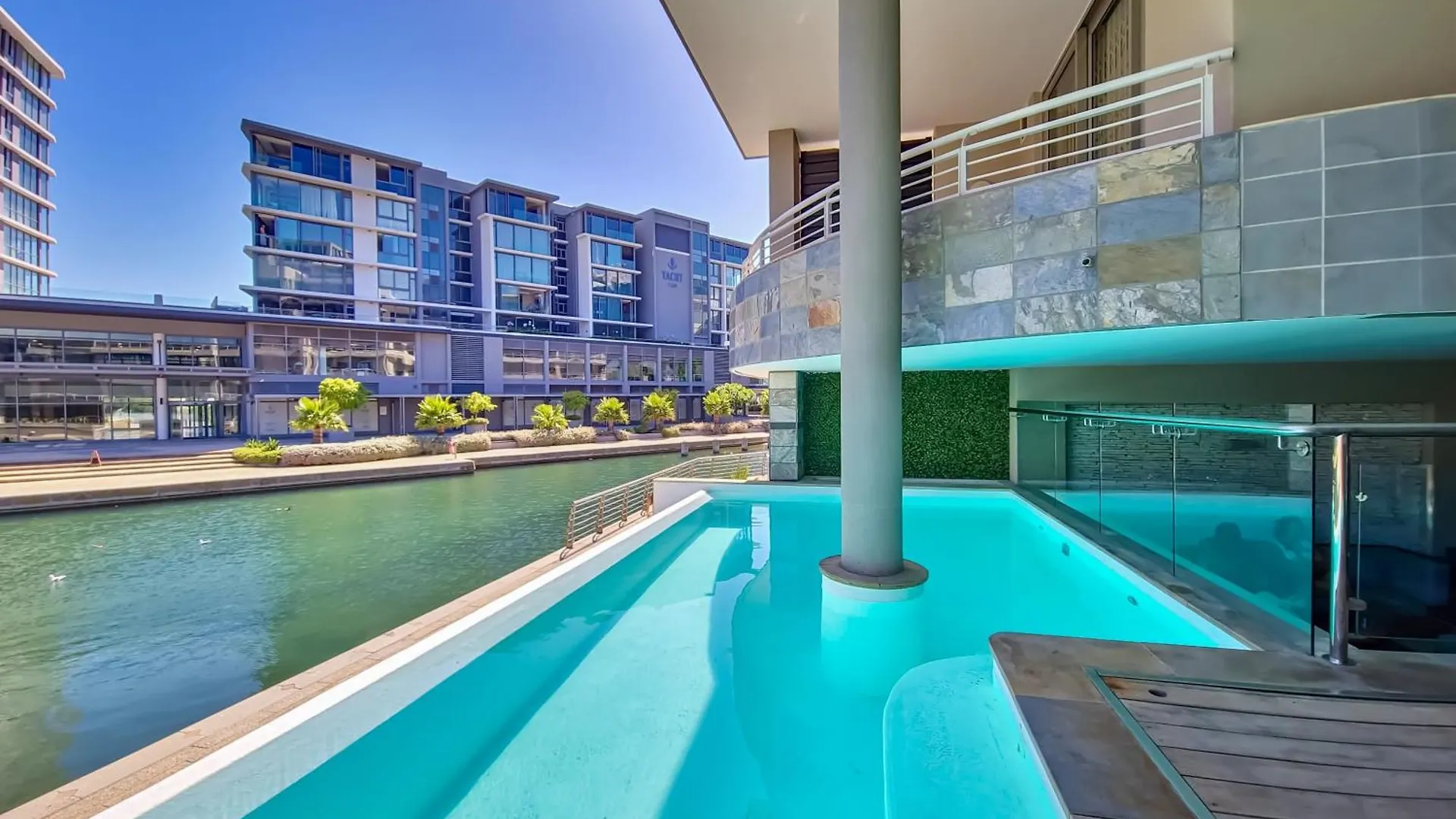Daire Birds-Eye Canal View - Walk To Cticc And V&A Waterfront! Cape Town