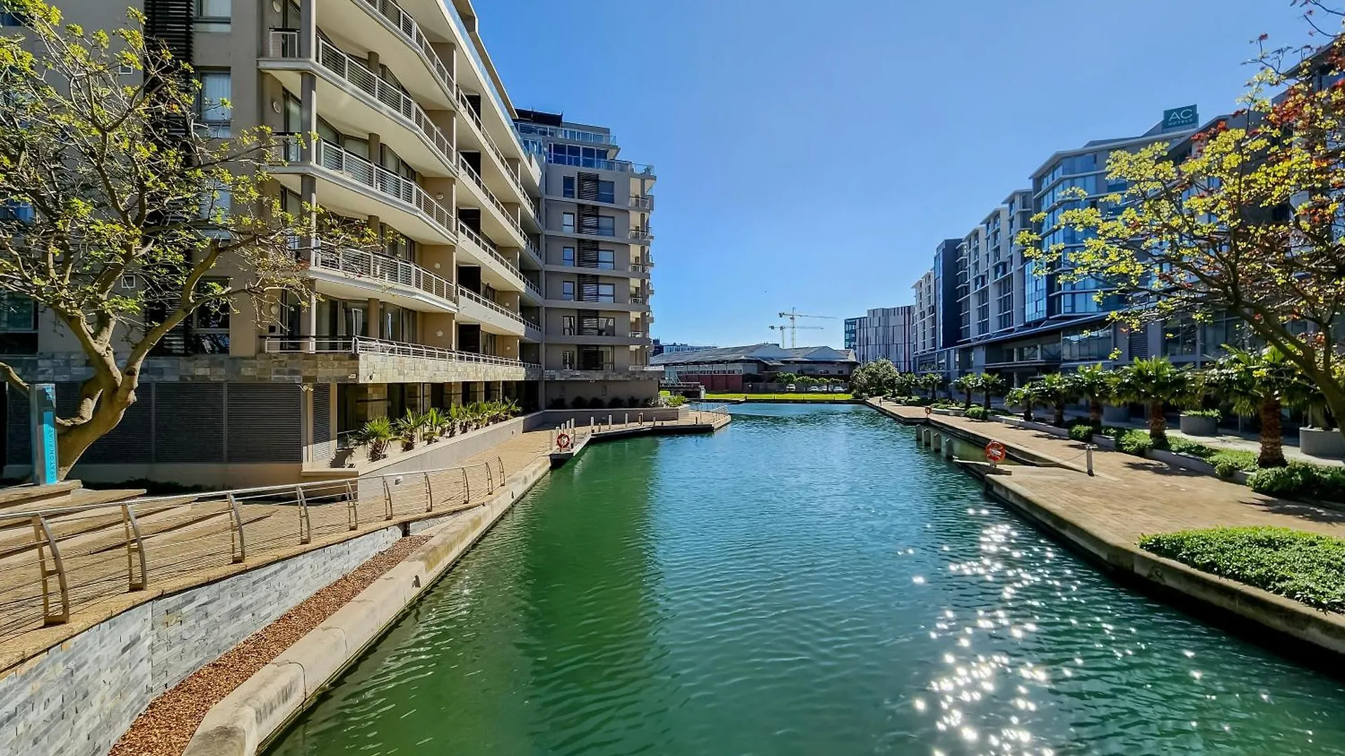 Birds-Eye Canal View - Walk To Cticc And V&A Waterfront! Cape Town 0*,